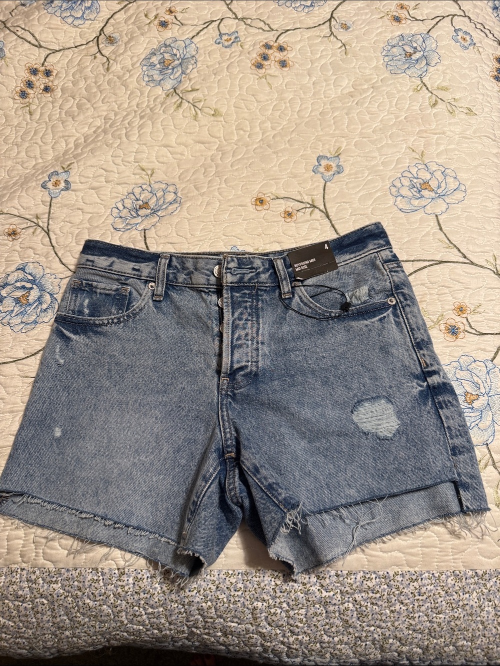 NWT Express boyfriend midi Distressed Denim Jean Shorts - Light Blue